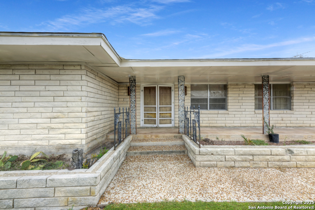 Property Photo: 2877 Broad Oak TX 78003
