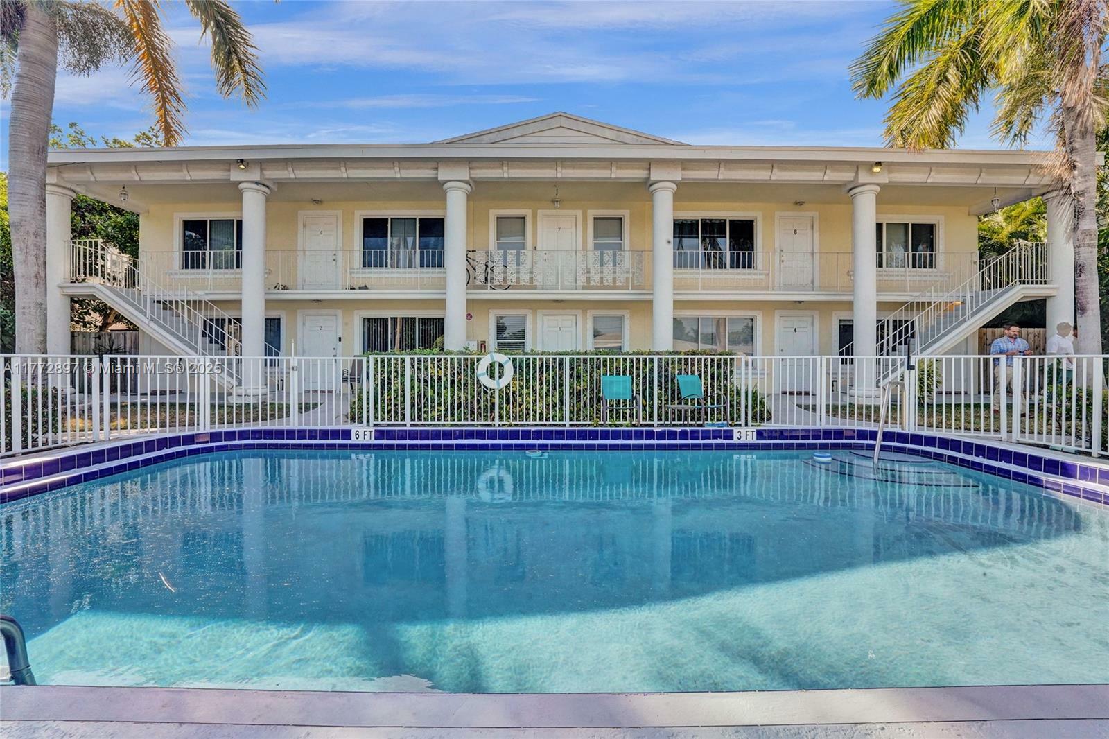 Property Photo:  4525 NE 21st Ave 5  FL 33308 