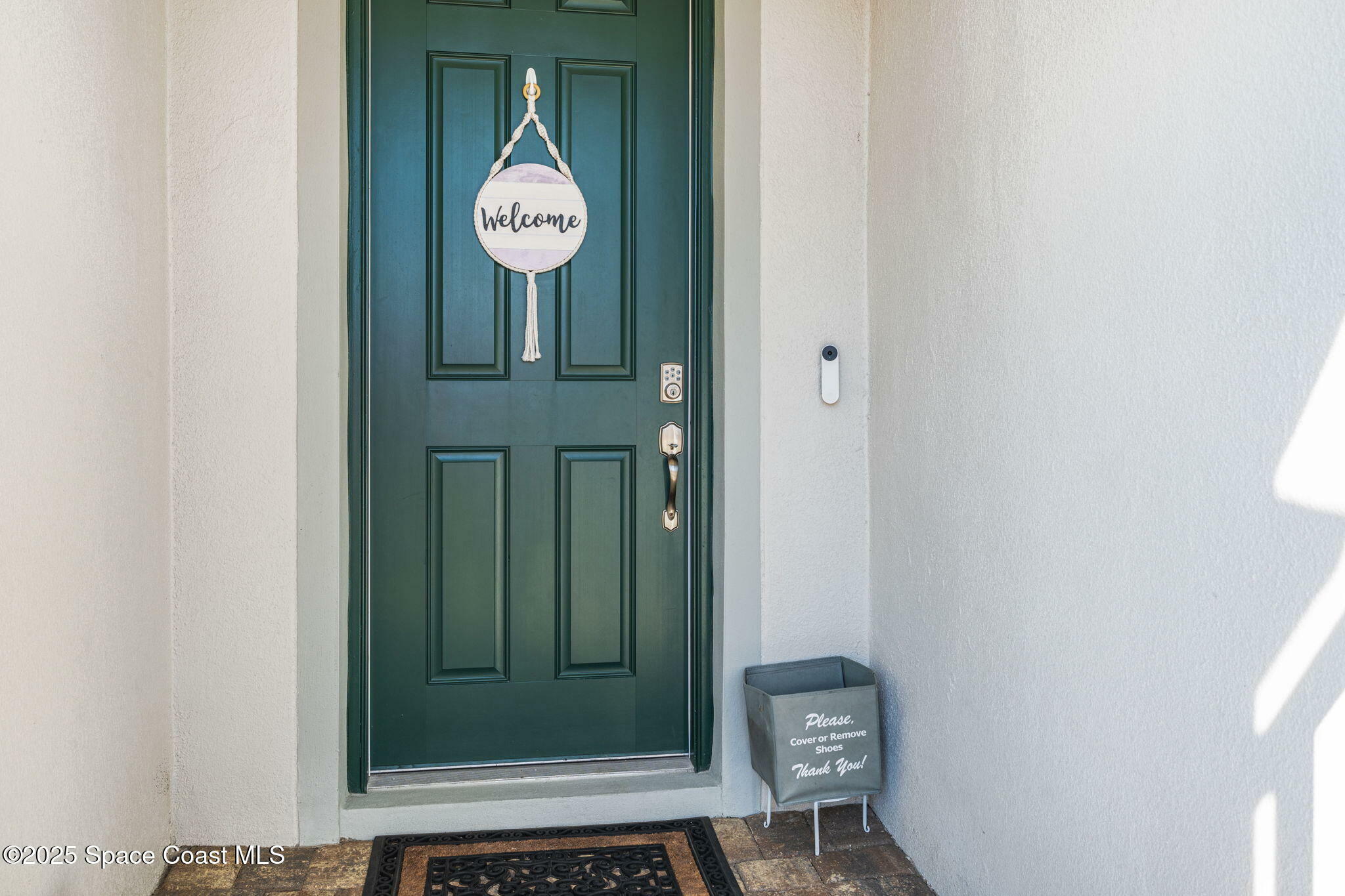 Property Photo: 3560 Rixford Way FL 32909