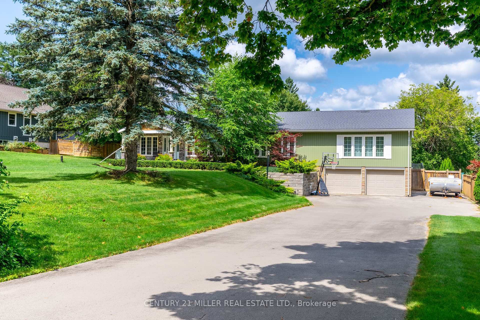 Property Photo: 311 8th Concession Road E ON L8N 2Z7