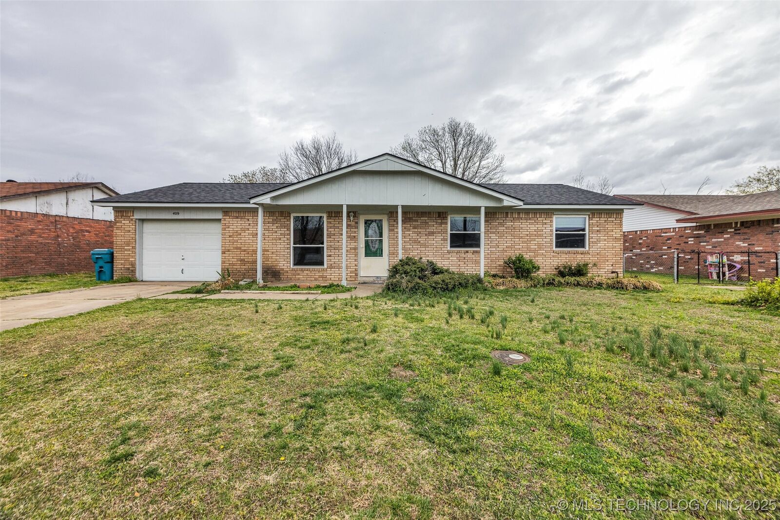 Property Photo:  409 Green Valley Road  OK 74036 