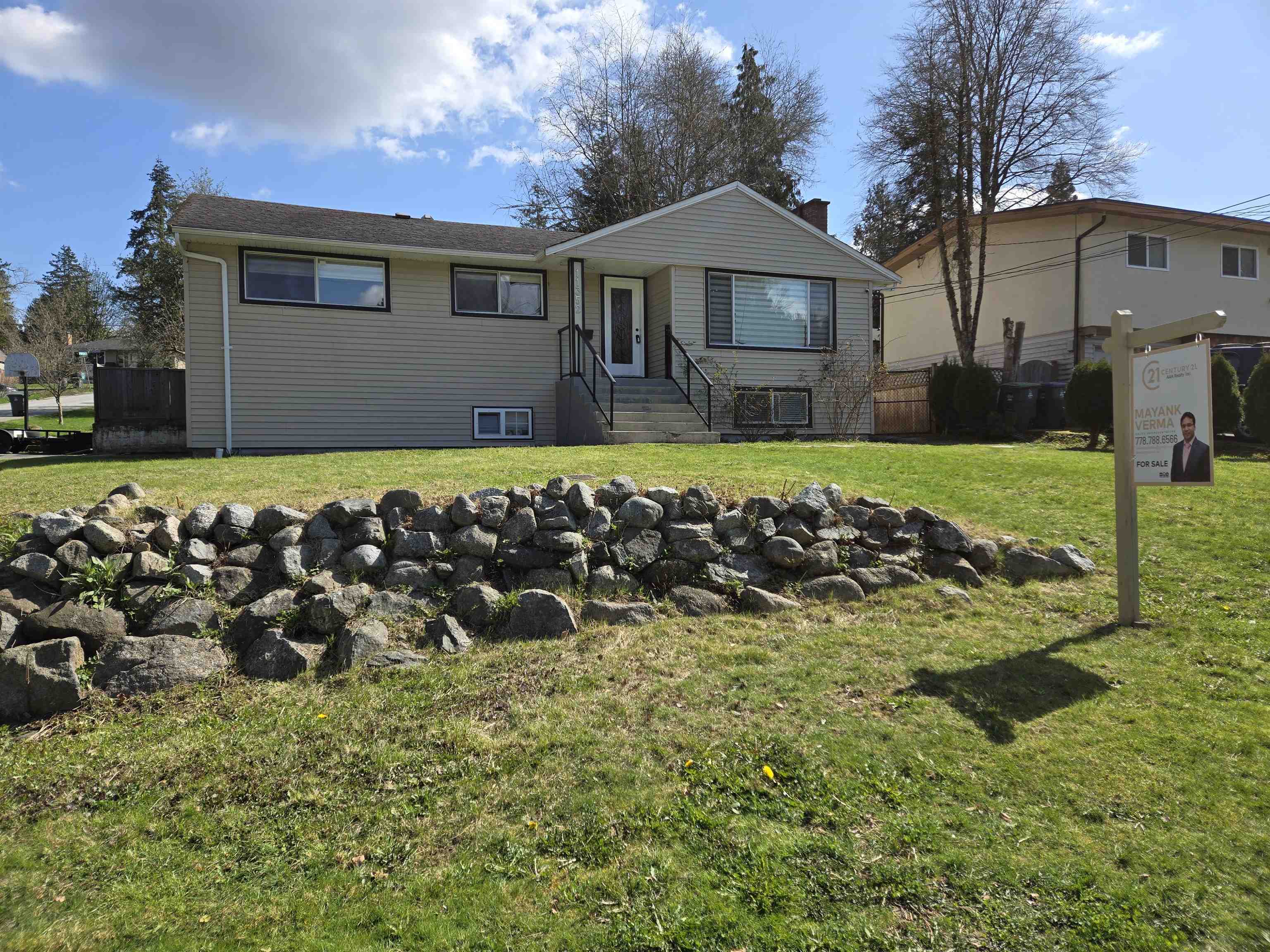 11352 Glen Avon Drive  Surrey BC V3R 4Y5 photo