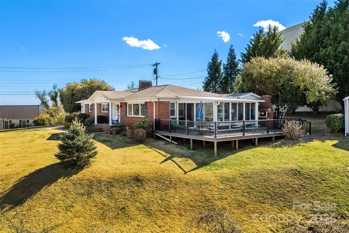 Property Photo:  100 Summit Street  NC 28752 