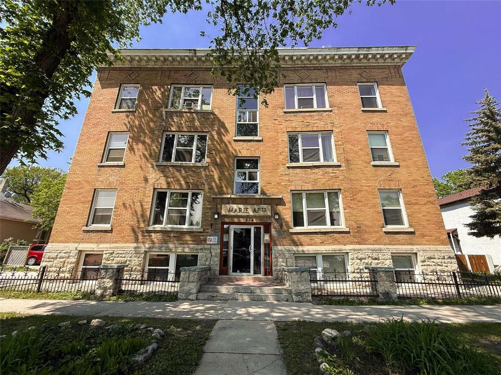 854 Alverstone Street  Winnipeg MB R3E 2H2 photo