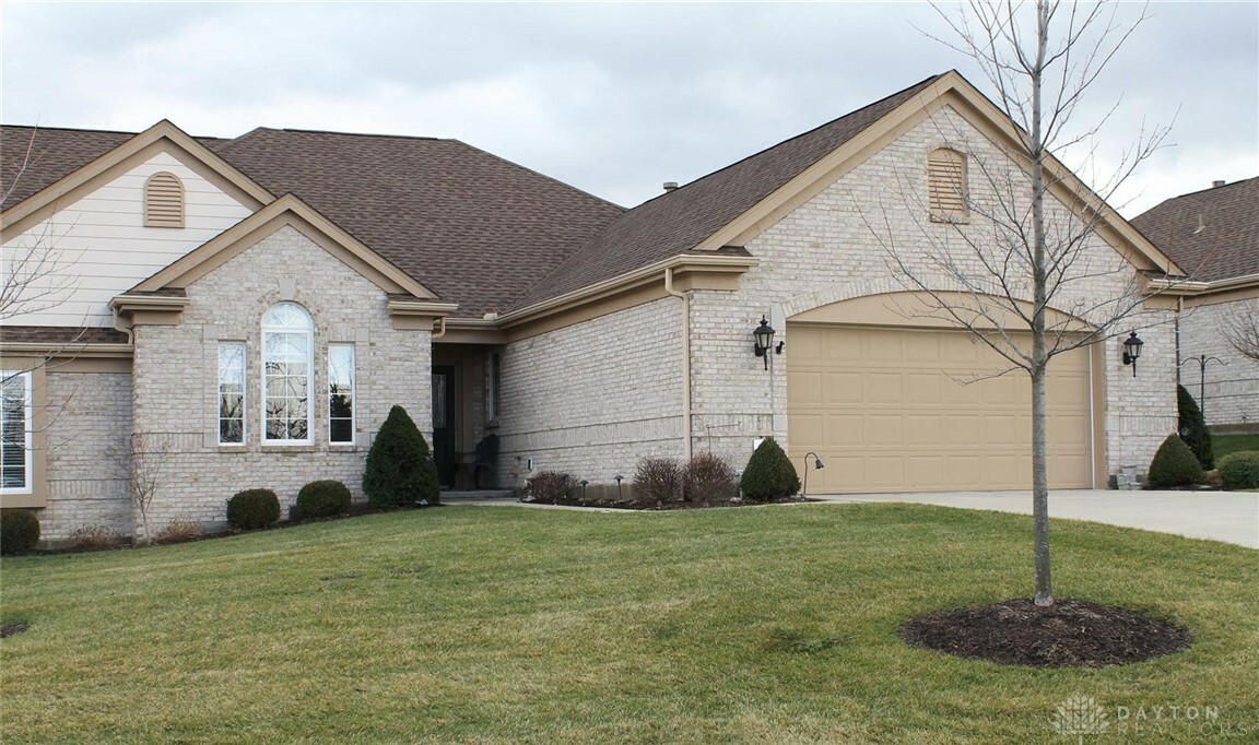 Property Photo: 6873 Lorien Woods Drive OH 45459