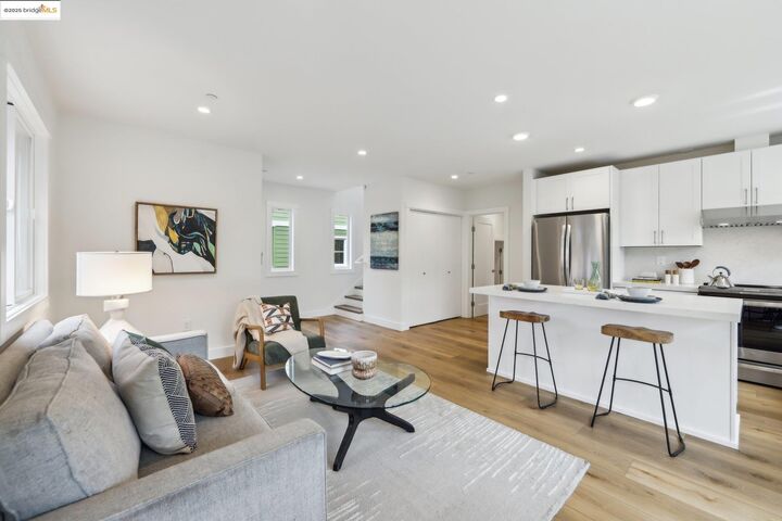 Property Photo:  669 Alcatraz Ave  CA 94609 