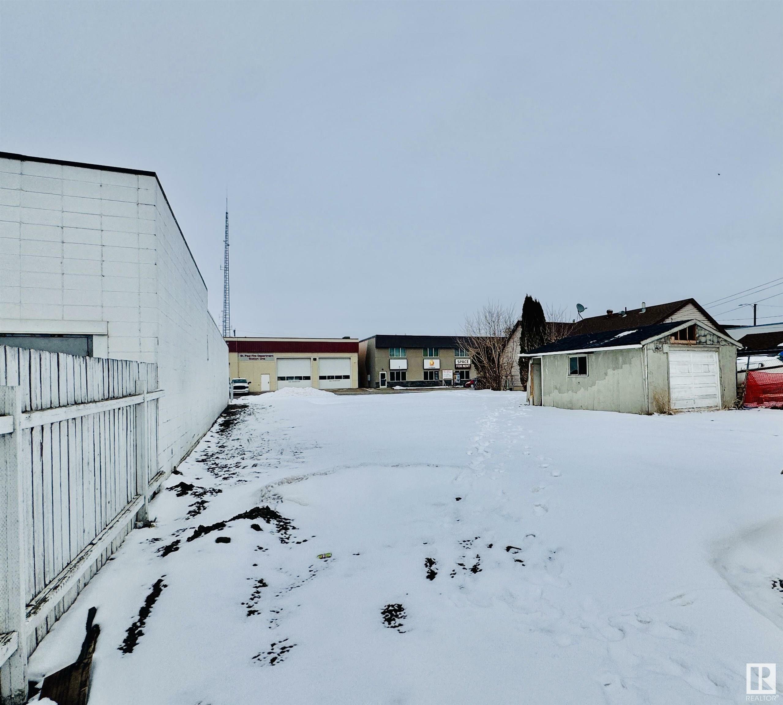 Property Photo:  4925 51 Avenue  AB T0A 3A4 