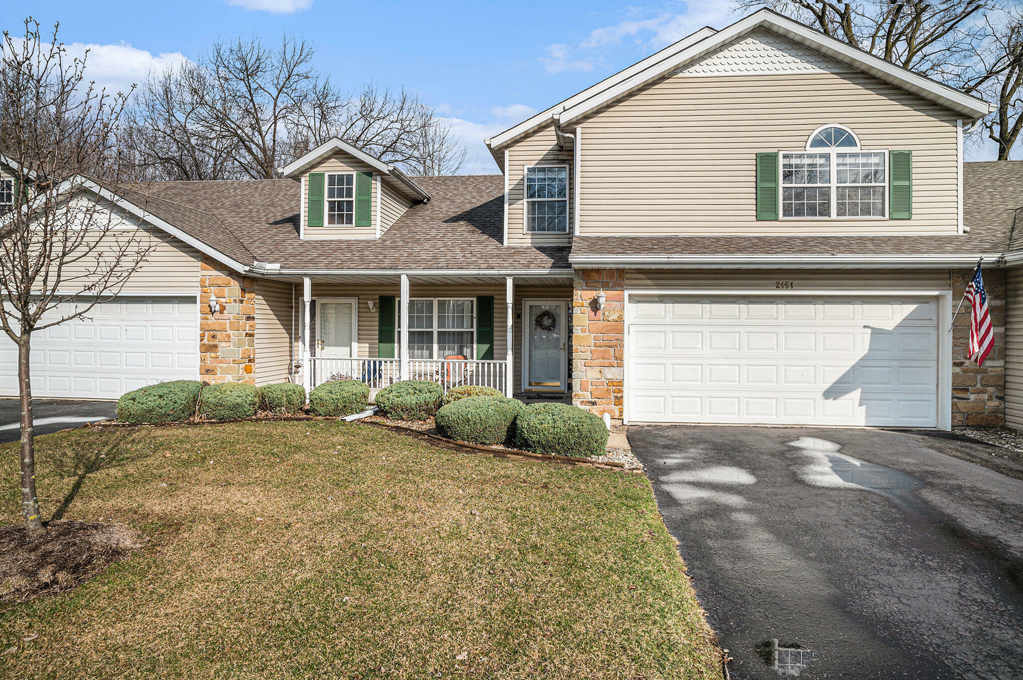 Property Photo:  2151 Oakwood Court  IN 46322 