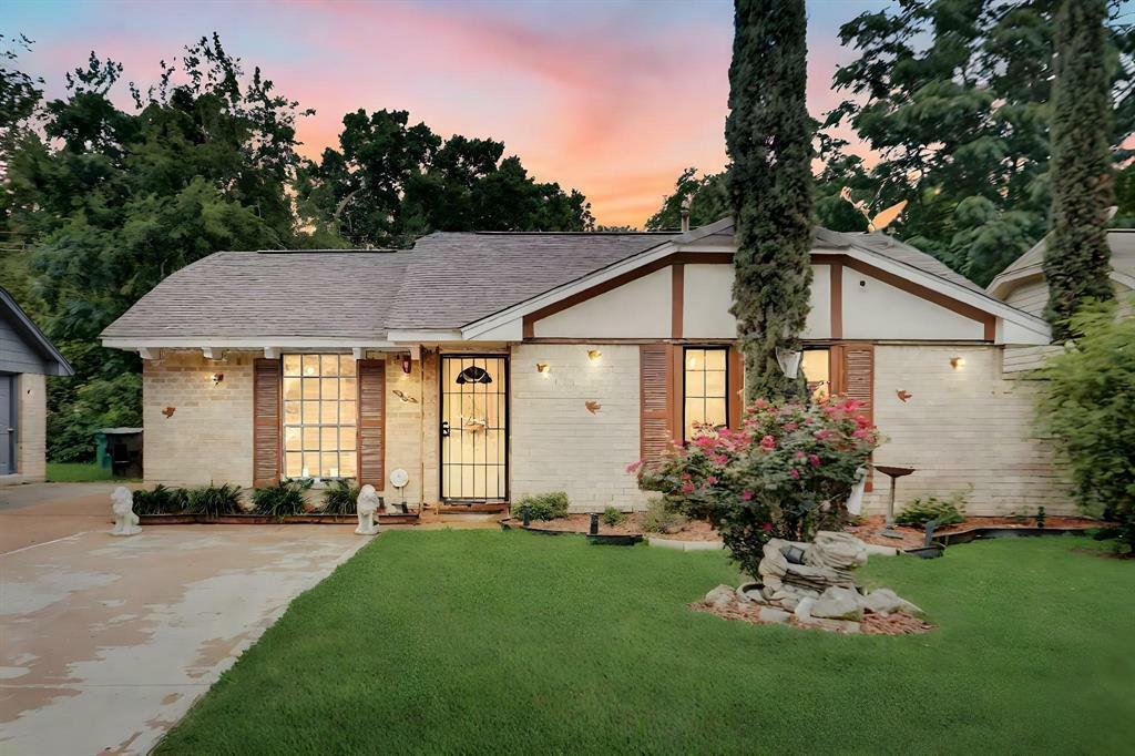 Property Photo: 11055 Vailview Drive TX 77016