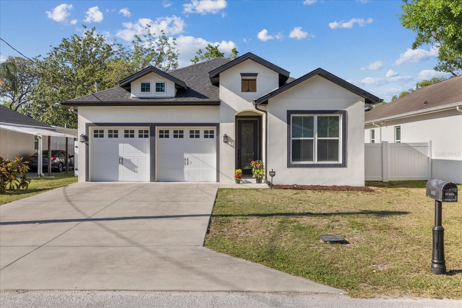 Property Photo:  1423 W Wood Street  FL 33604