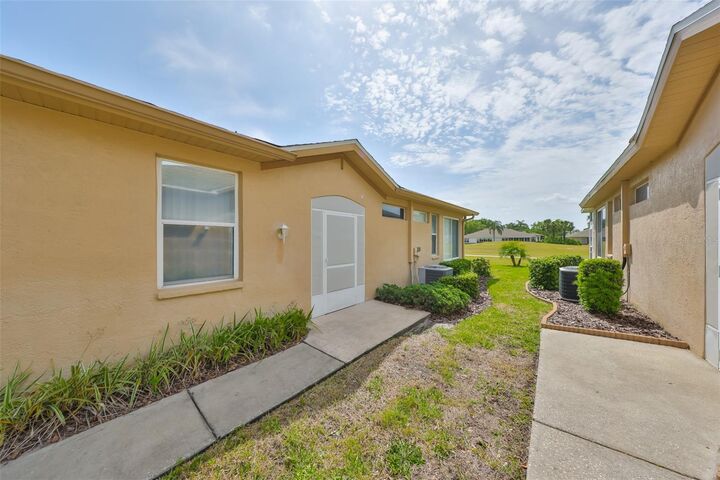Property Photo: 2112 Acadia Greens Drive 62 FL 33573