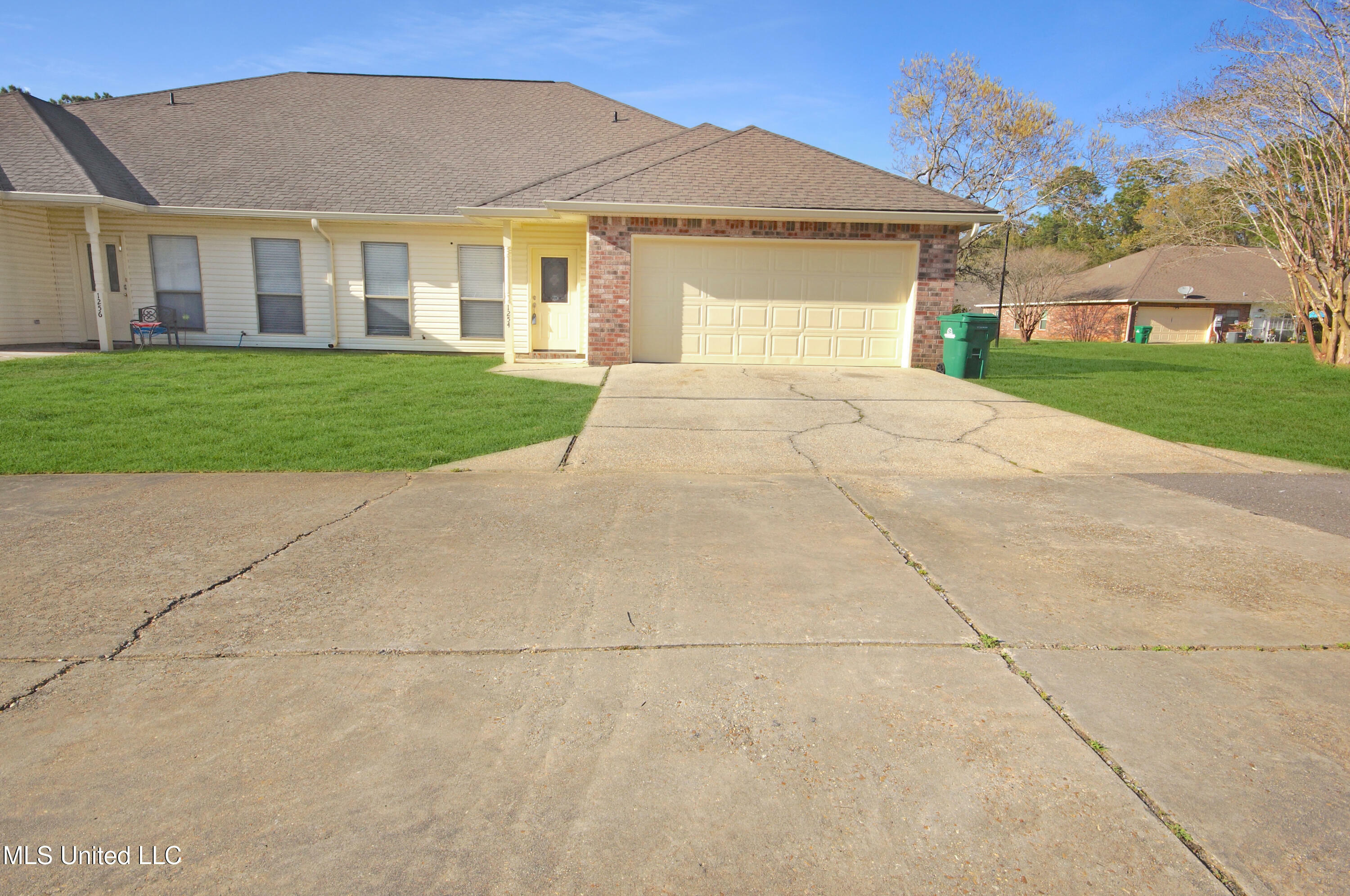 Property Photo: 1254 Kapalama Way MS 39525