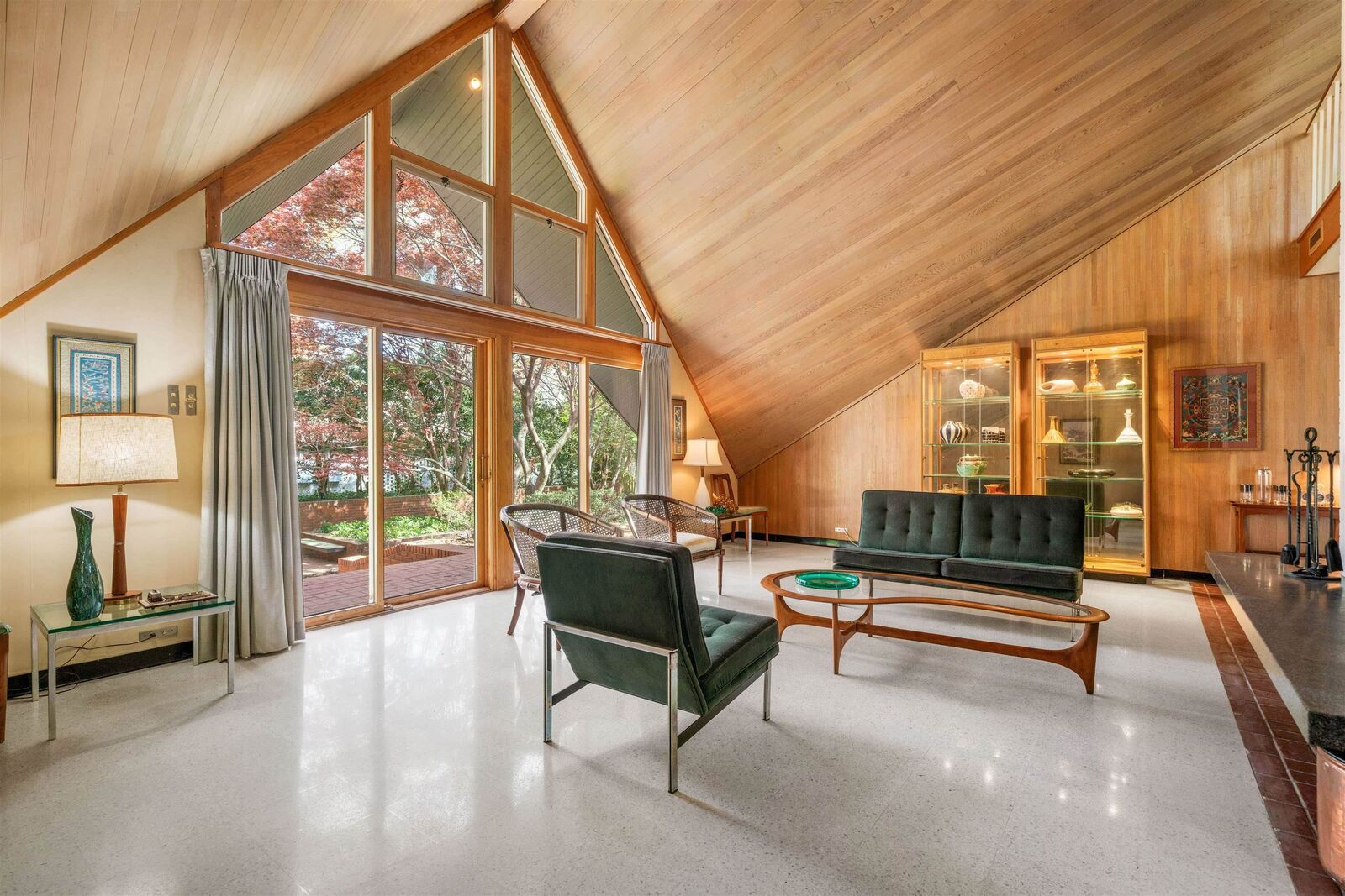 Property Photo:  150 Waring Rd  TN 38117 