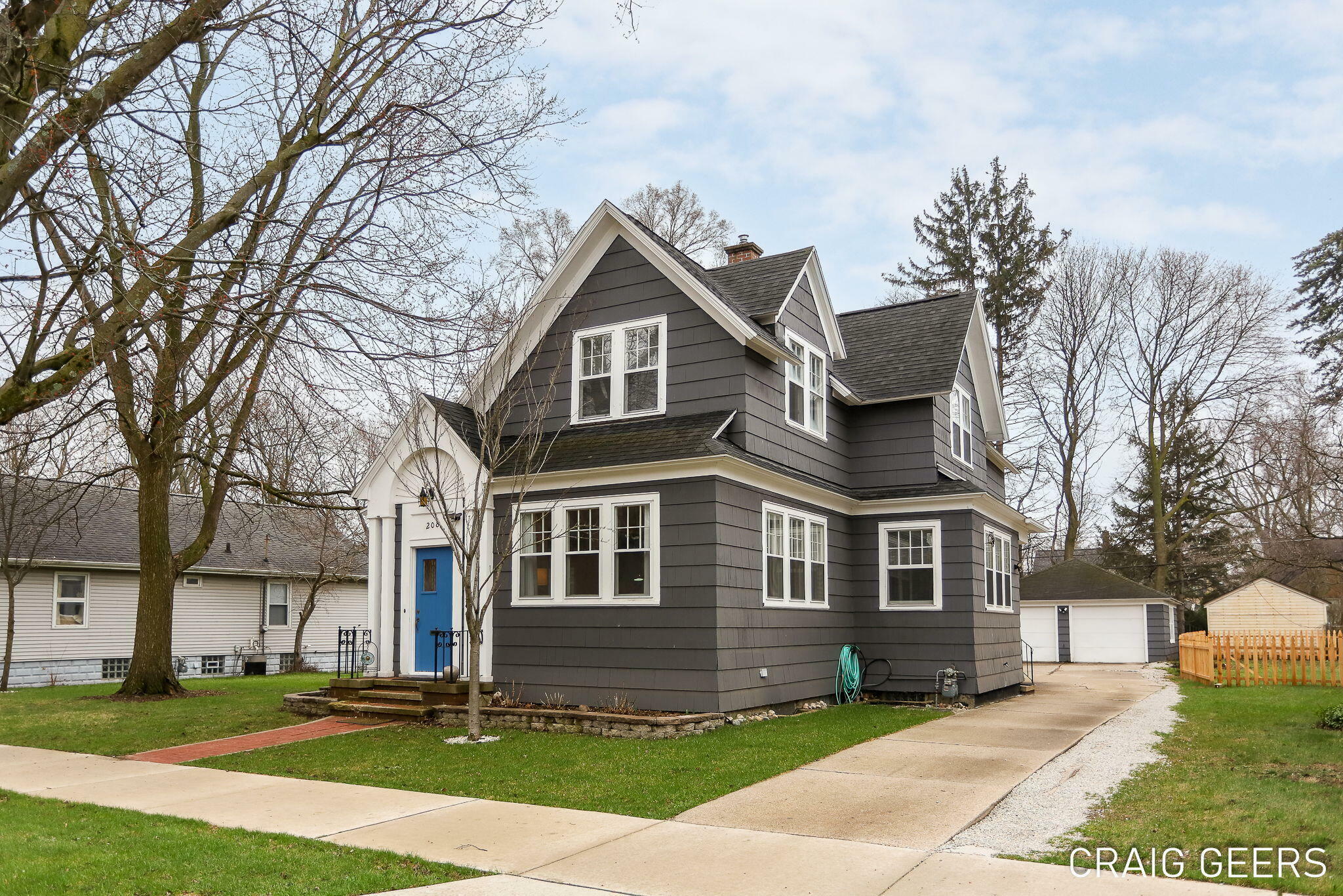 Property Photo: 208 W 10th Street MI 49423