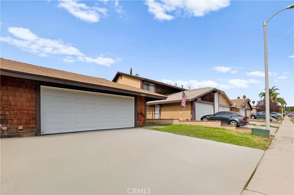 Property Photo: 3563 Linnet Drive CA 92530