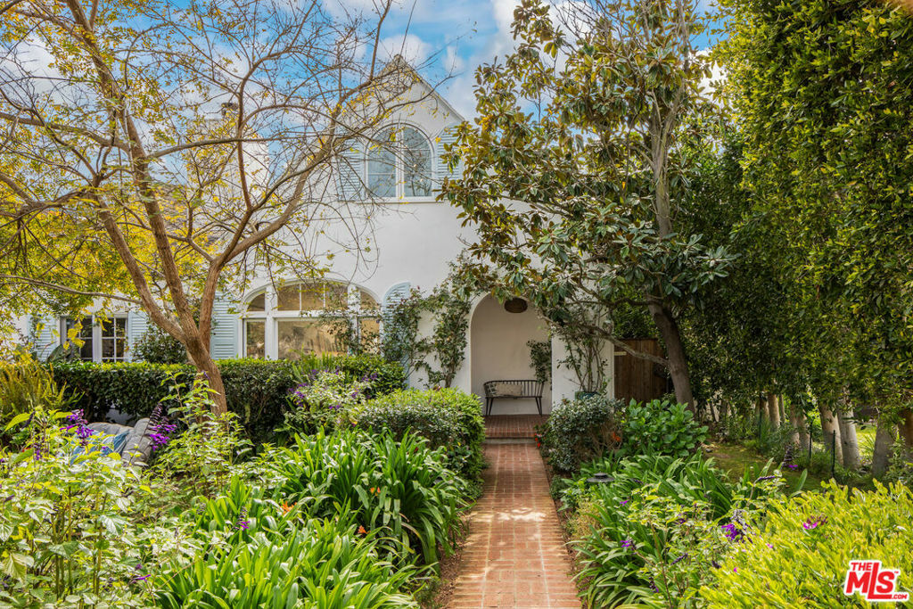 Property Photo: 524 Lincoln Boulevard CA 90402