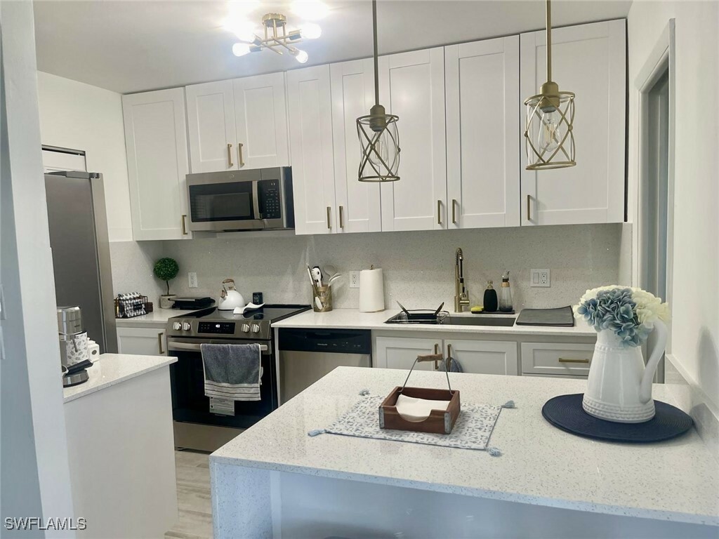 Property Photo: 788 Park Shore Drive H36 FL 34103