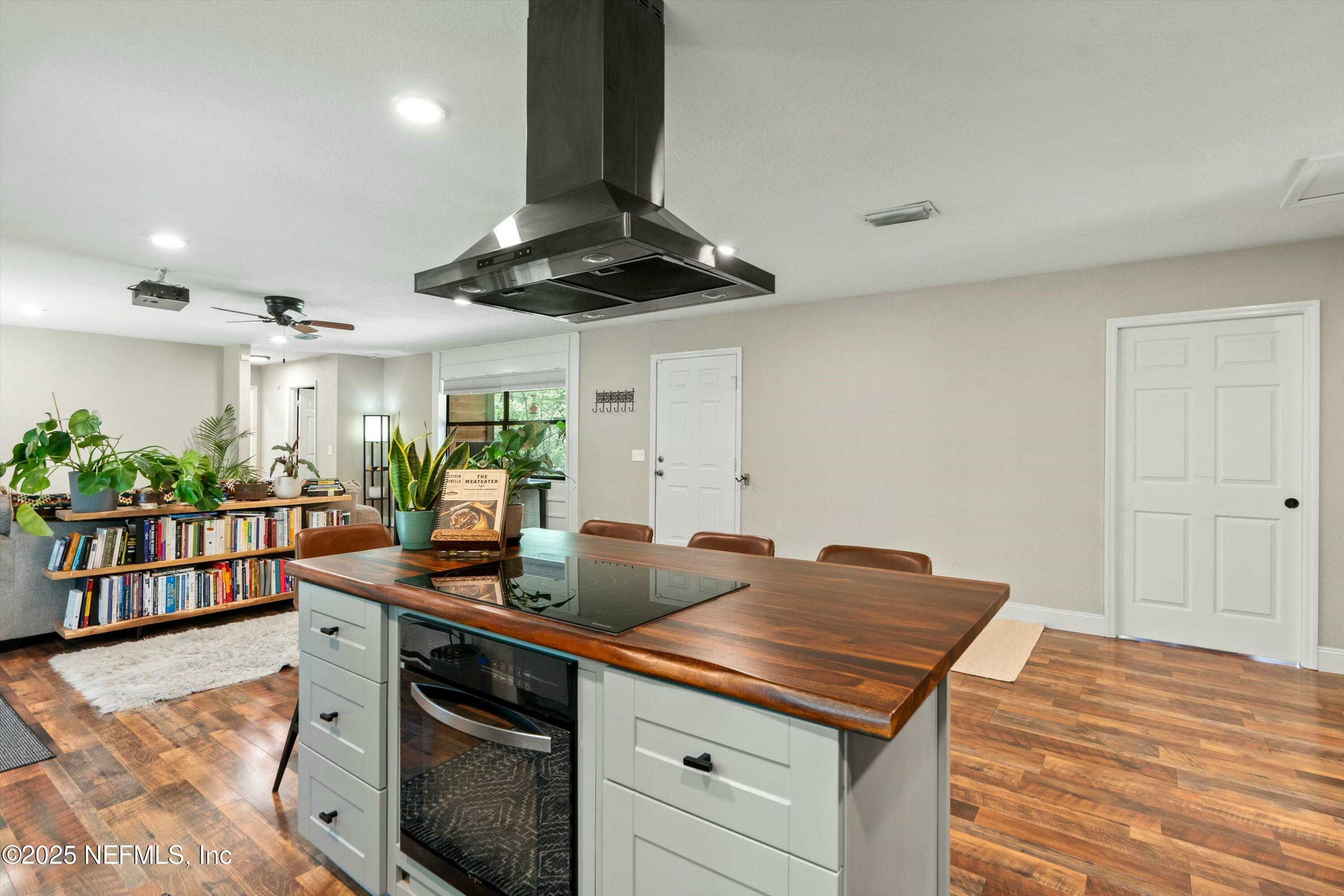 Property Photo: 7740 Durrance Road FL 32244