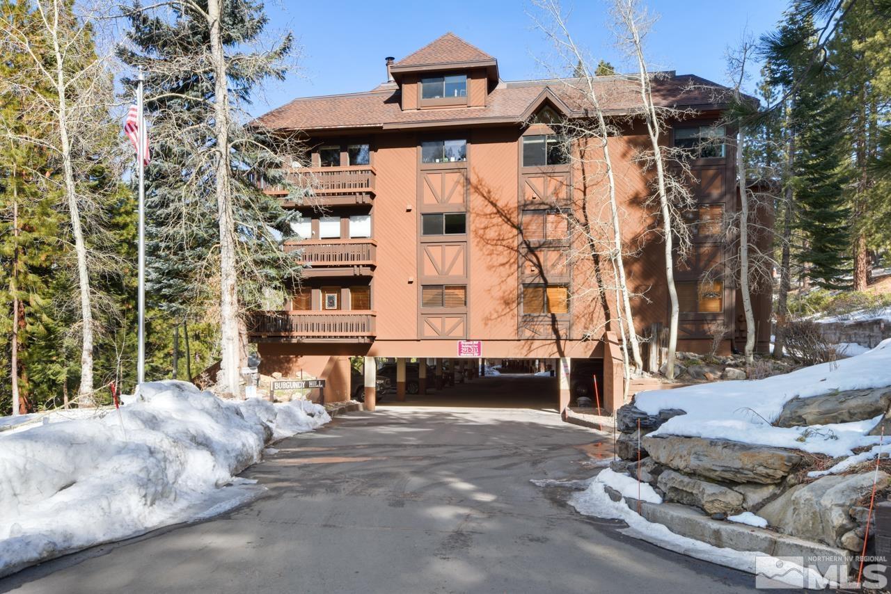 Property Photo: 335 Ski Way NV 89451