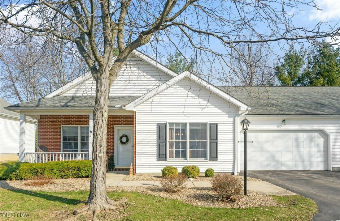 Property Photo: 6 Hedgerows Place OH 44442