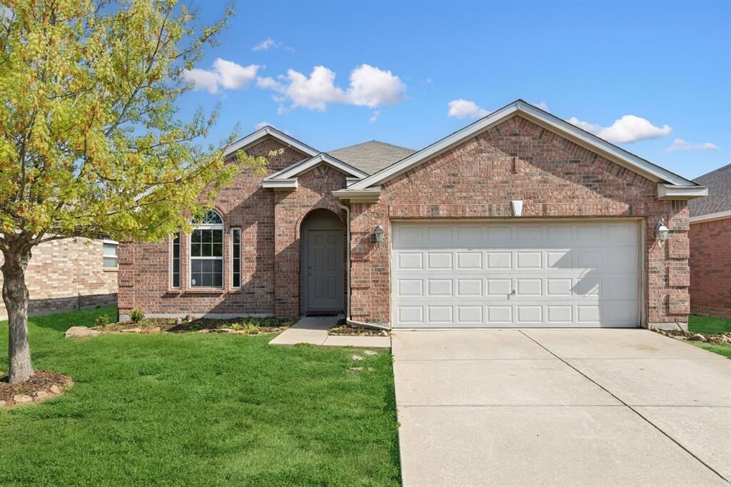 Property Photo:  8925 Whirlwind Trail  TX 76227 
