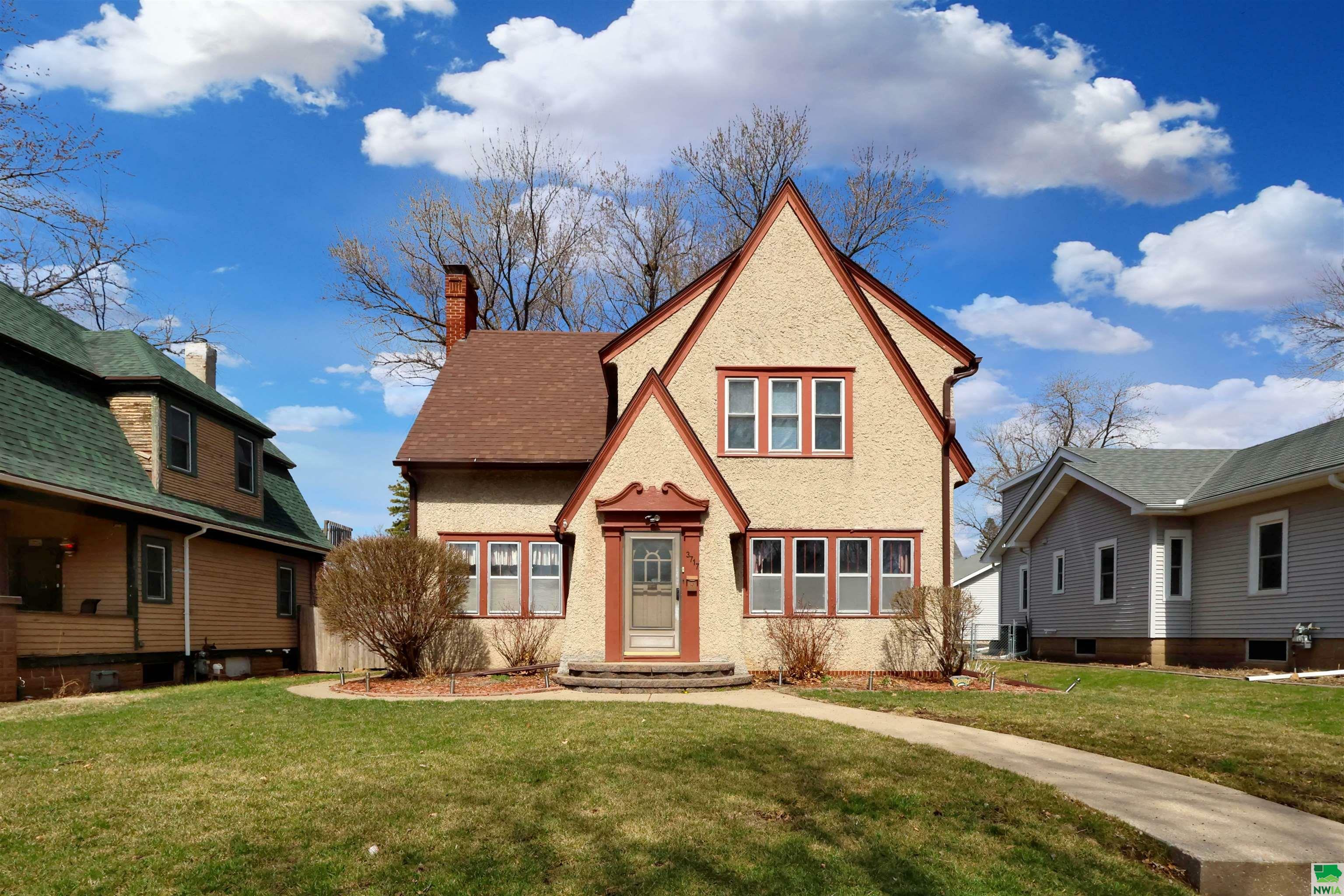 Property Photo:  3717 5th Avenue  IA 51106 