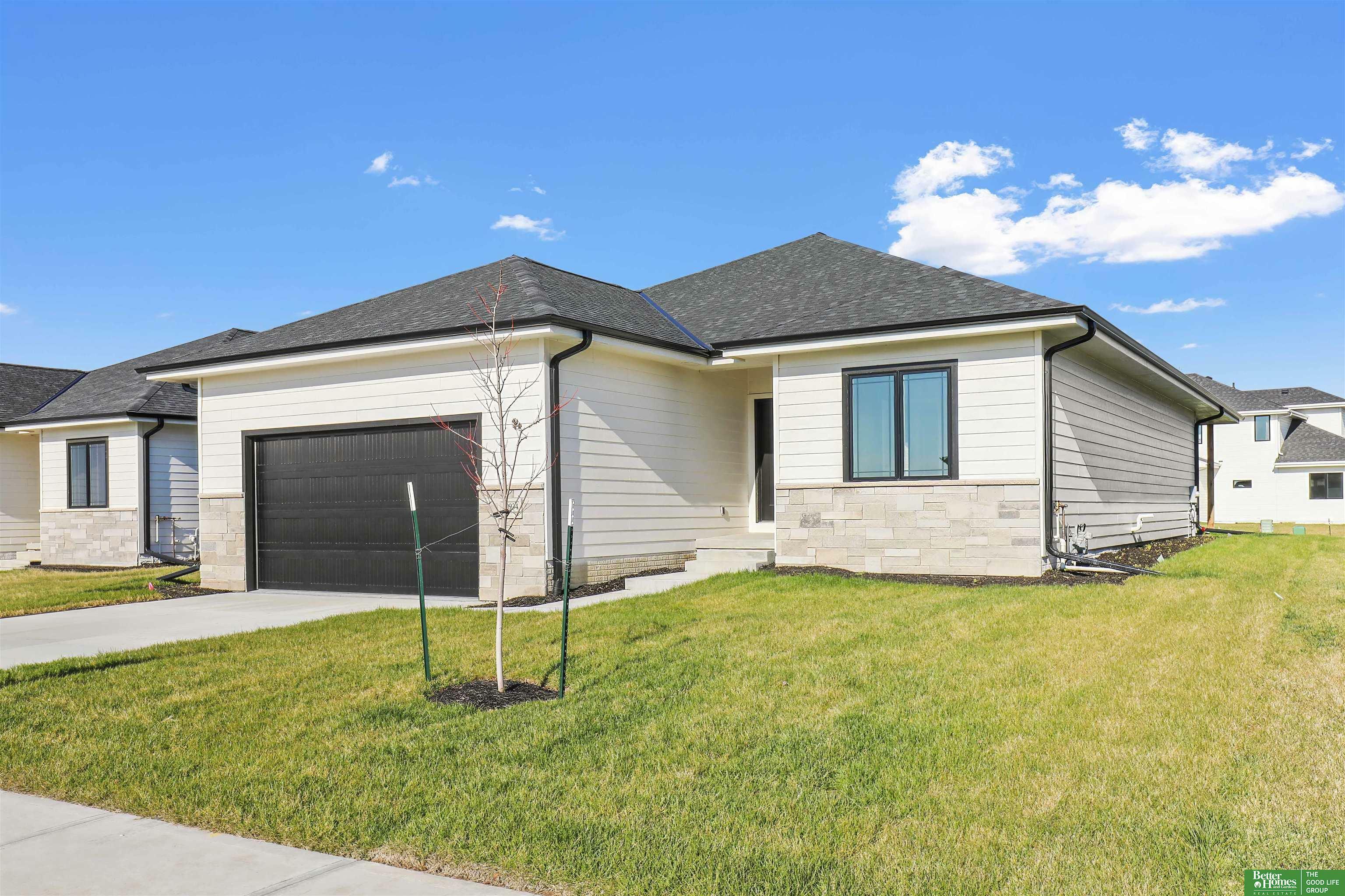 Property Photo: 20934 Ellison Avenue NE 68022