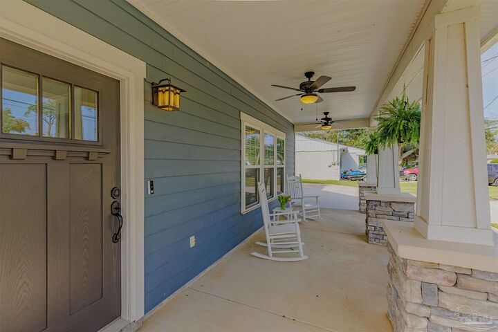 Property Photo:  1613 E Fisher St  FL 32503 