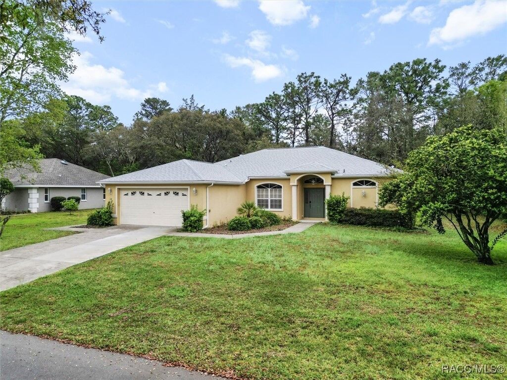 Property Photo:  13 Sweetgum Court S  FL 34446 
