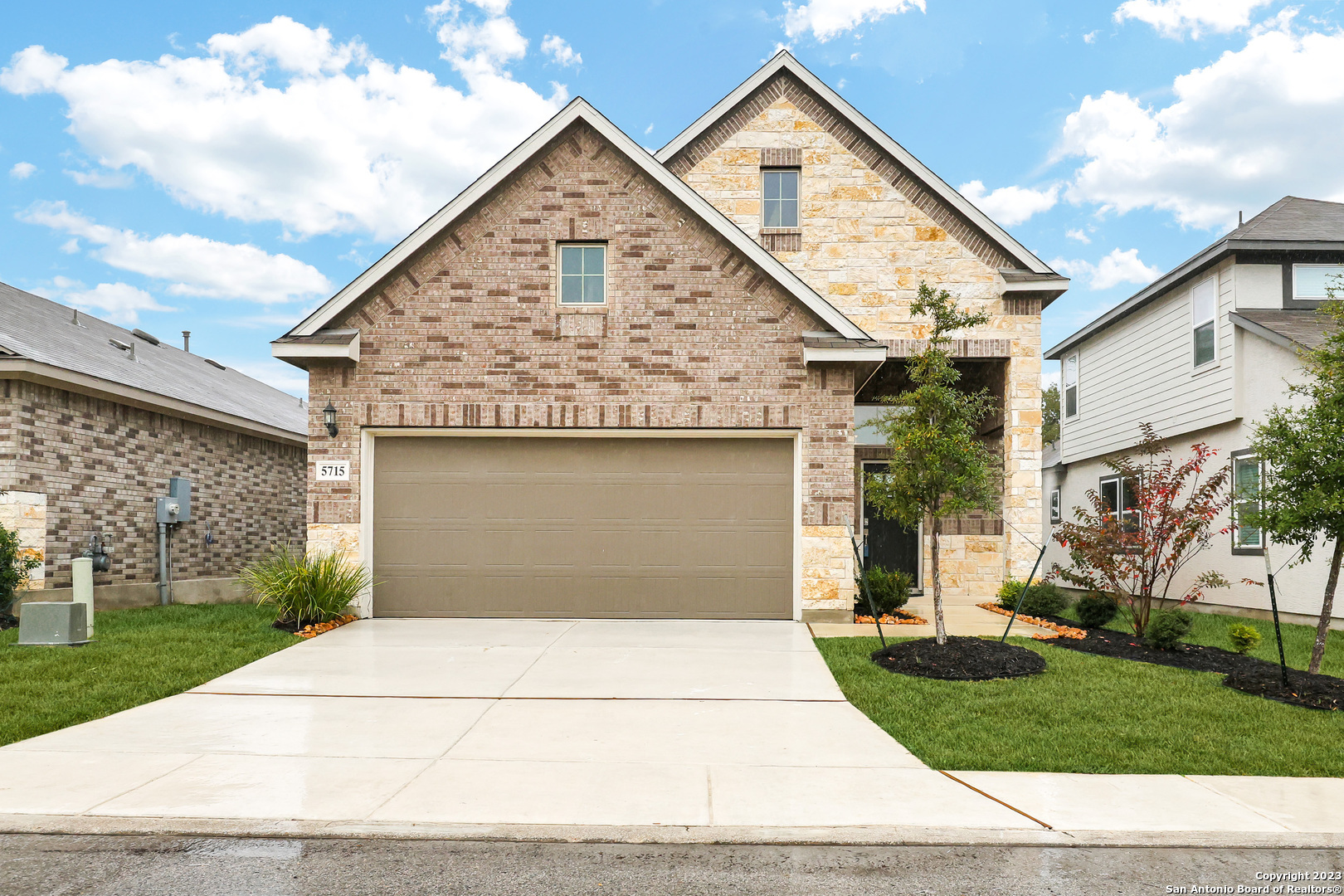 Property Photo: 5715 Pin Pt TX 78266