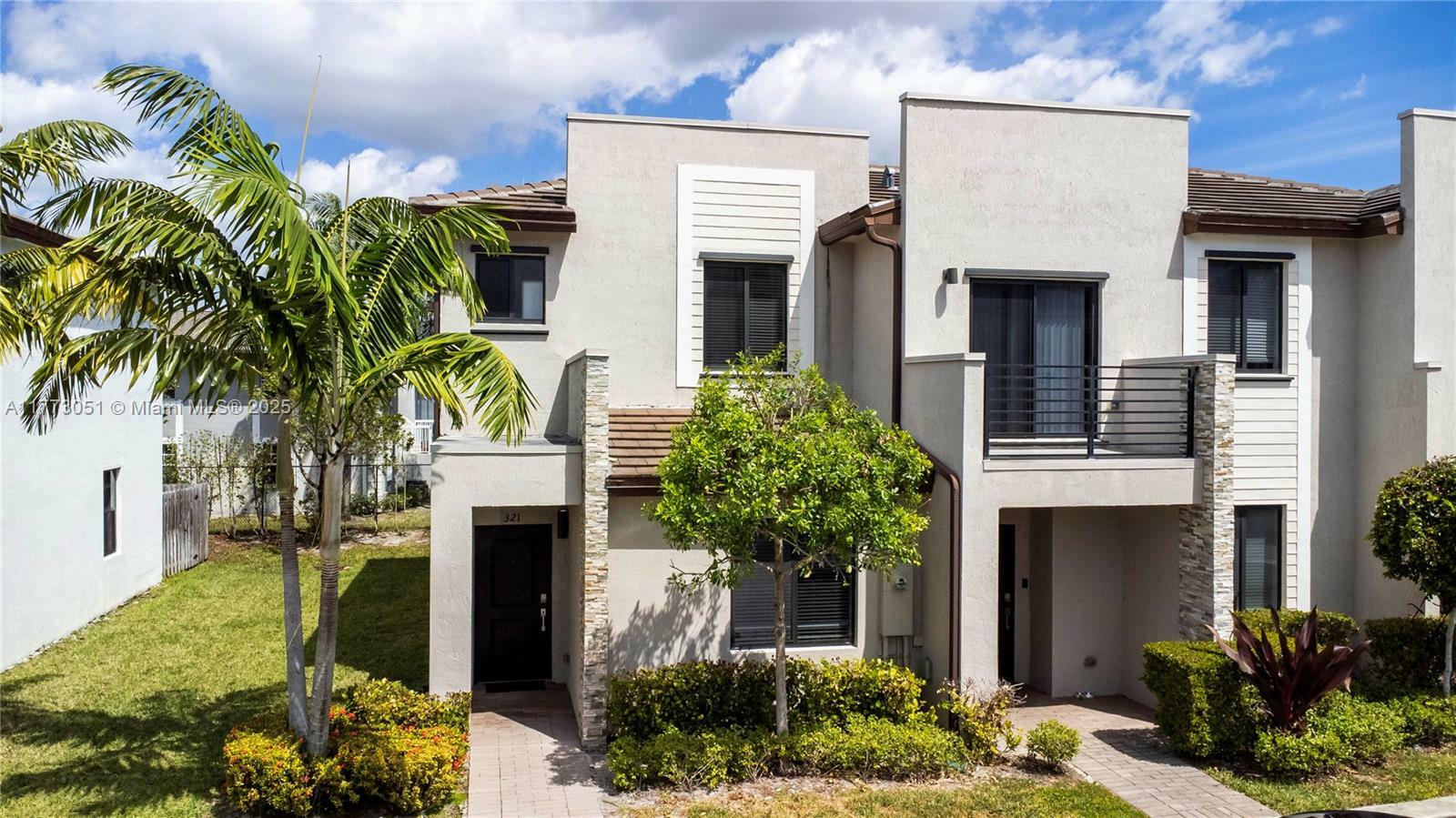 321 NE 208th Ter  Miami FL 33179 photo