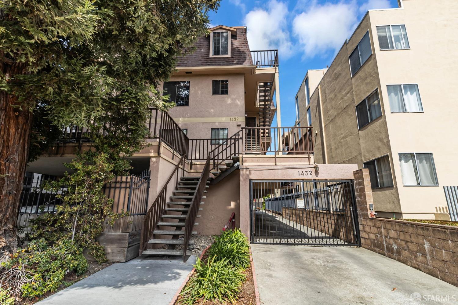 Property Photo:  1432 San Carlos Avenue 4  CA 94070 