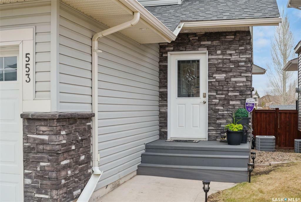 Property Photo: 553 Redwood Crescent SK S0K 0A1