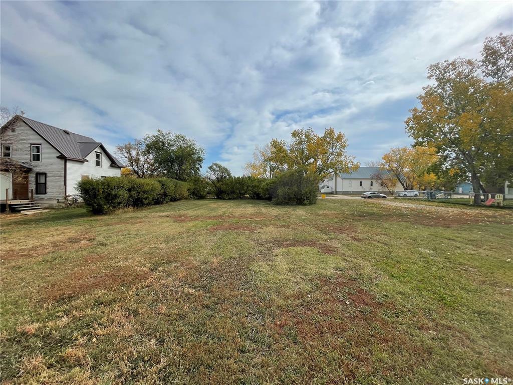 Property Photo:  335 Main Street  SK S0H 0T0 