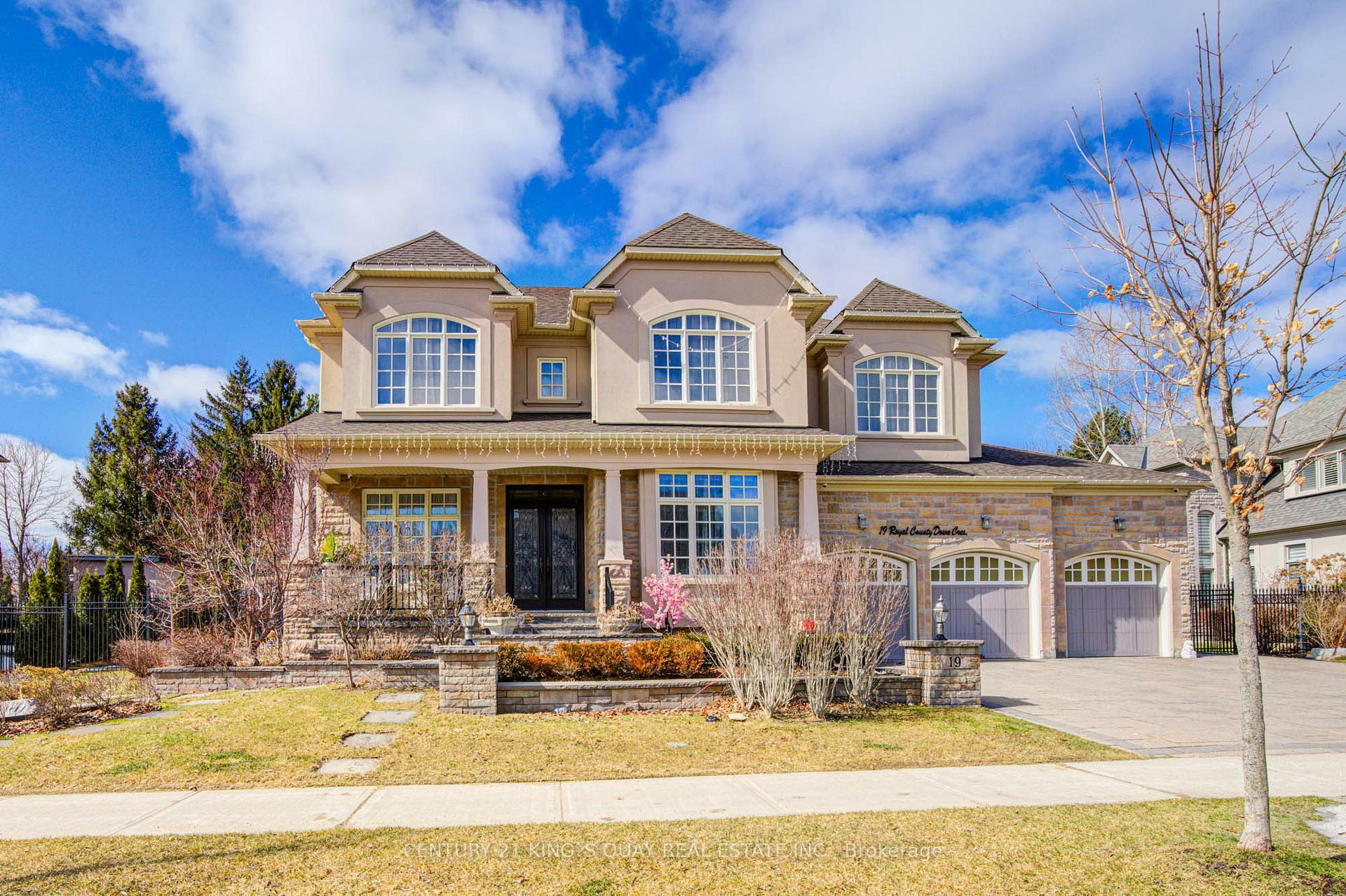 Property Photo: 19 Royal County Down Crescent ON L6C 0K1