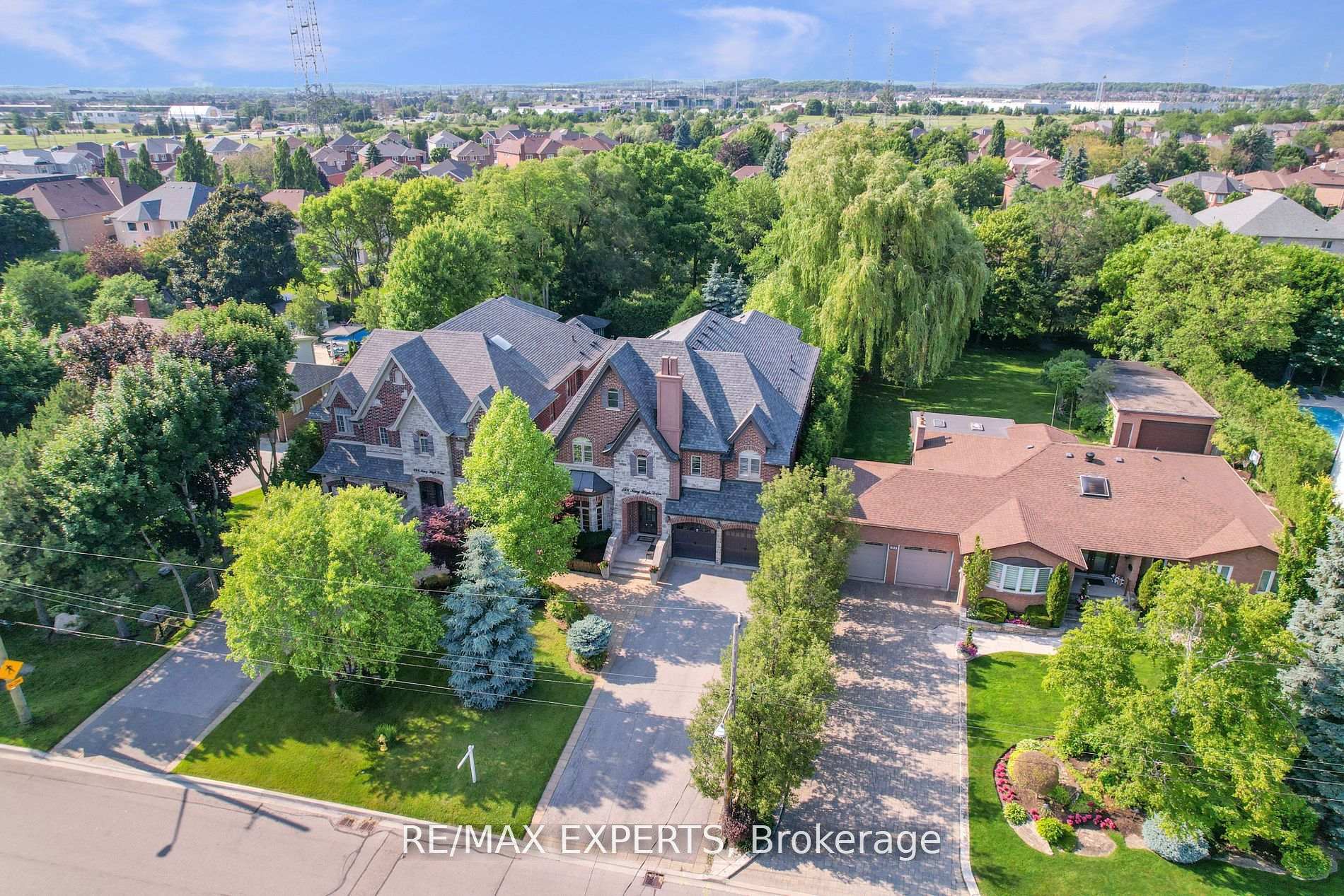 Property Photo: 188 King High Drive ON L4J 3N5