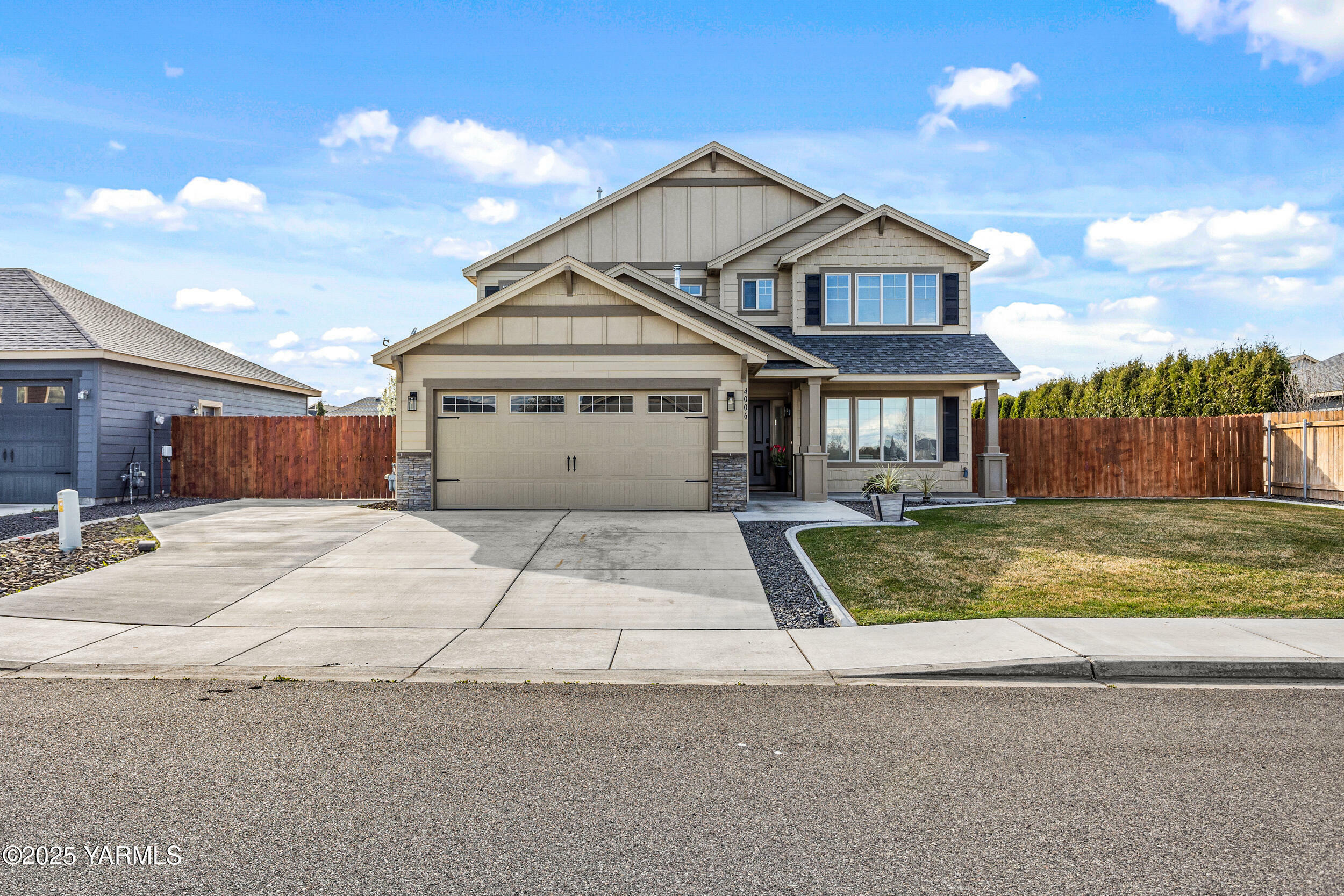 Property Photo: 4006 Phoenix Ln WA 99301