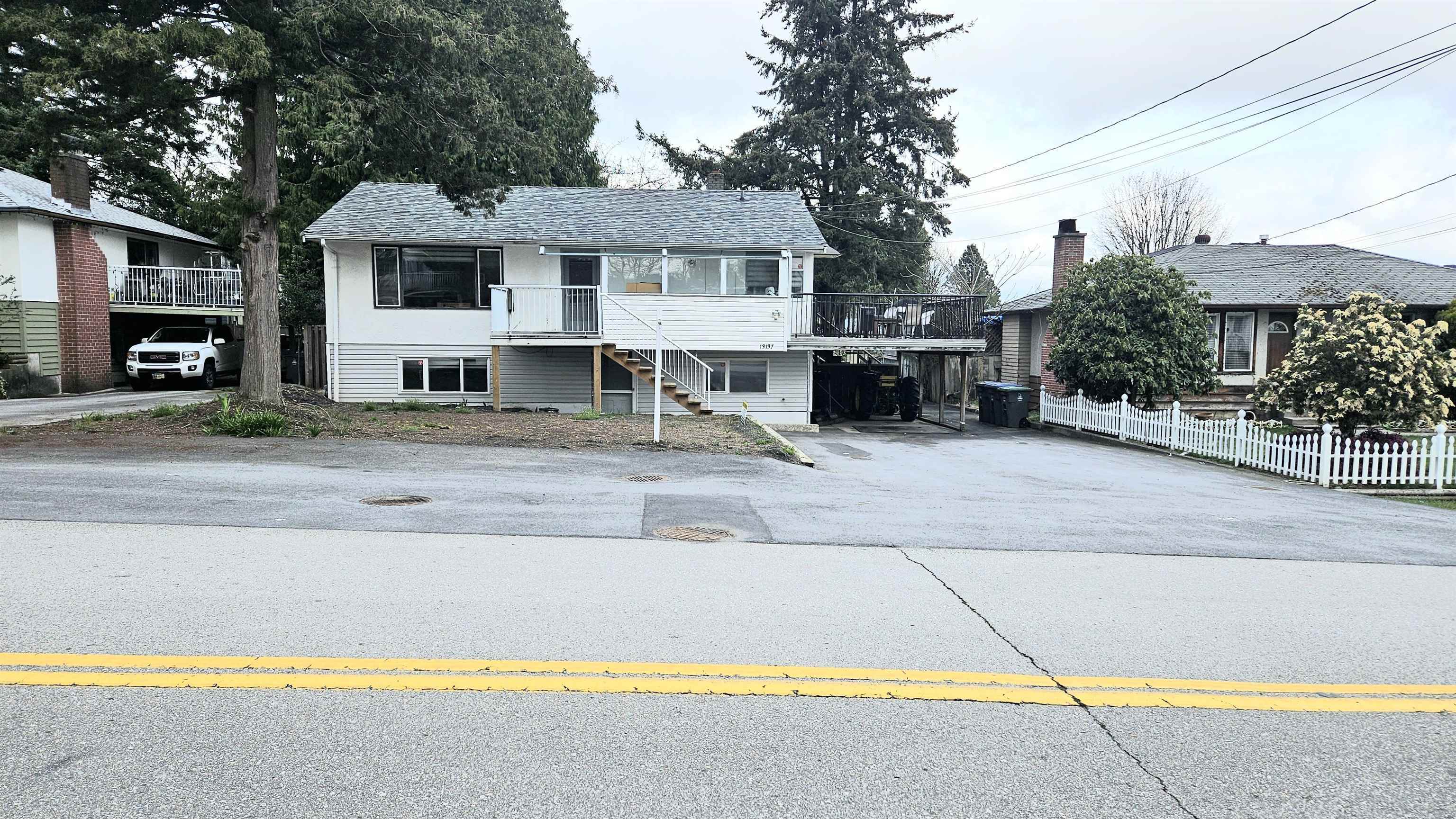 Photo de la propriété: 13137 106A Avenue BC V3T 2E4