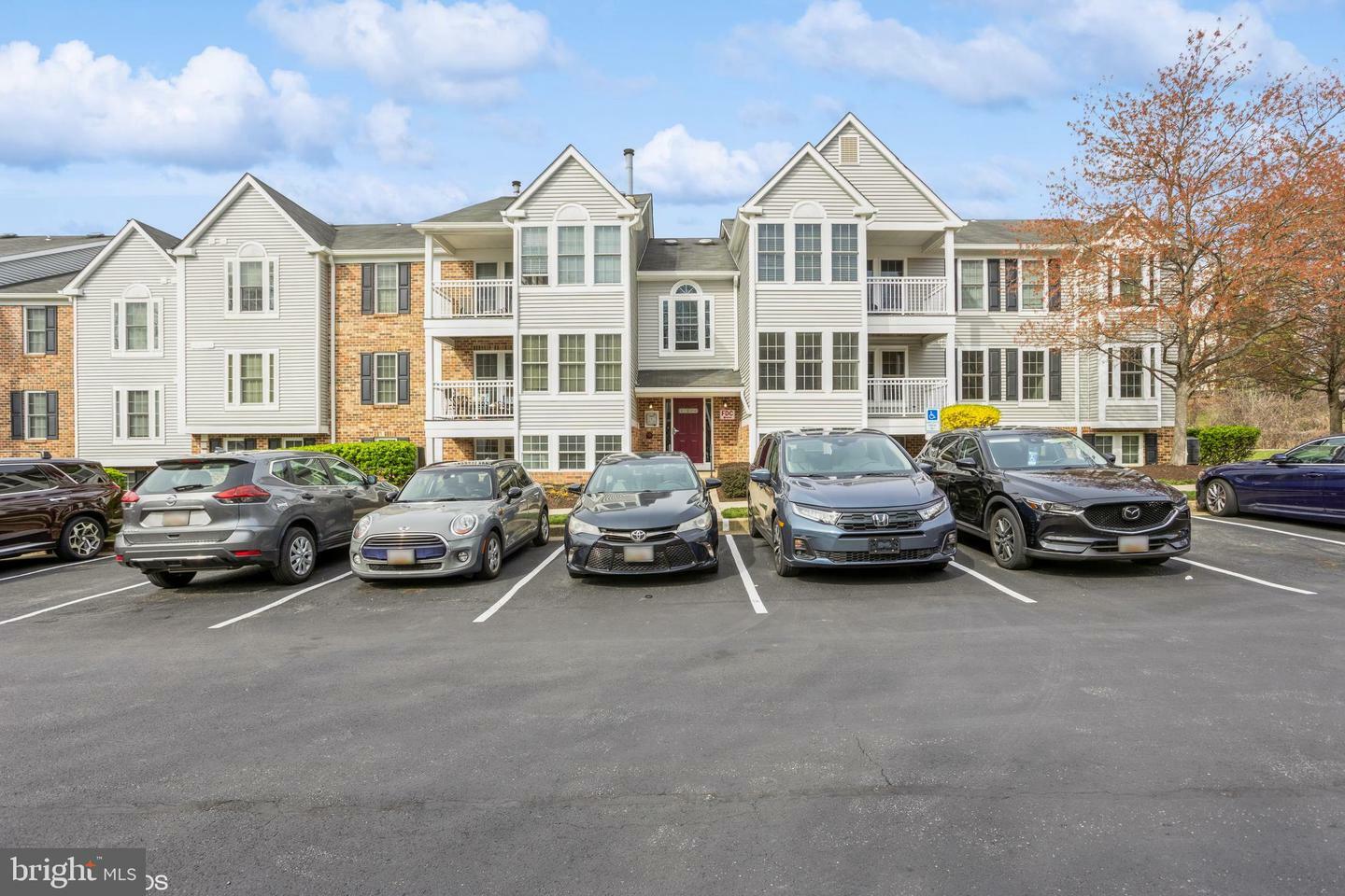 Property Photo: 1309 Greenbriar Circle 7-1309 MD 21208