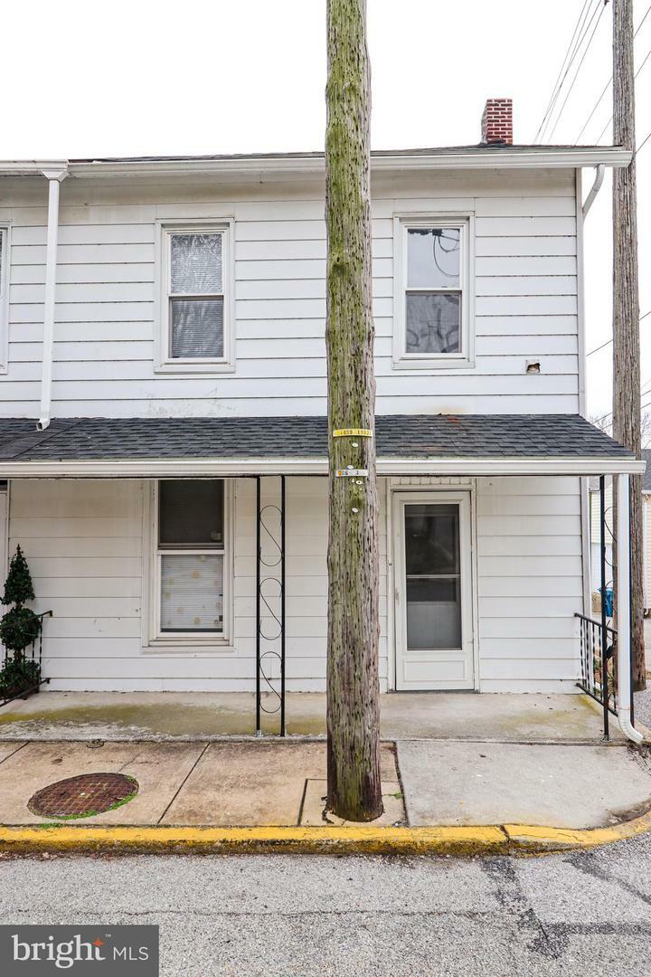 Property Photo: 52 E Constitution Avenue PA 17362