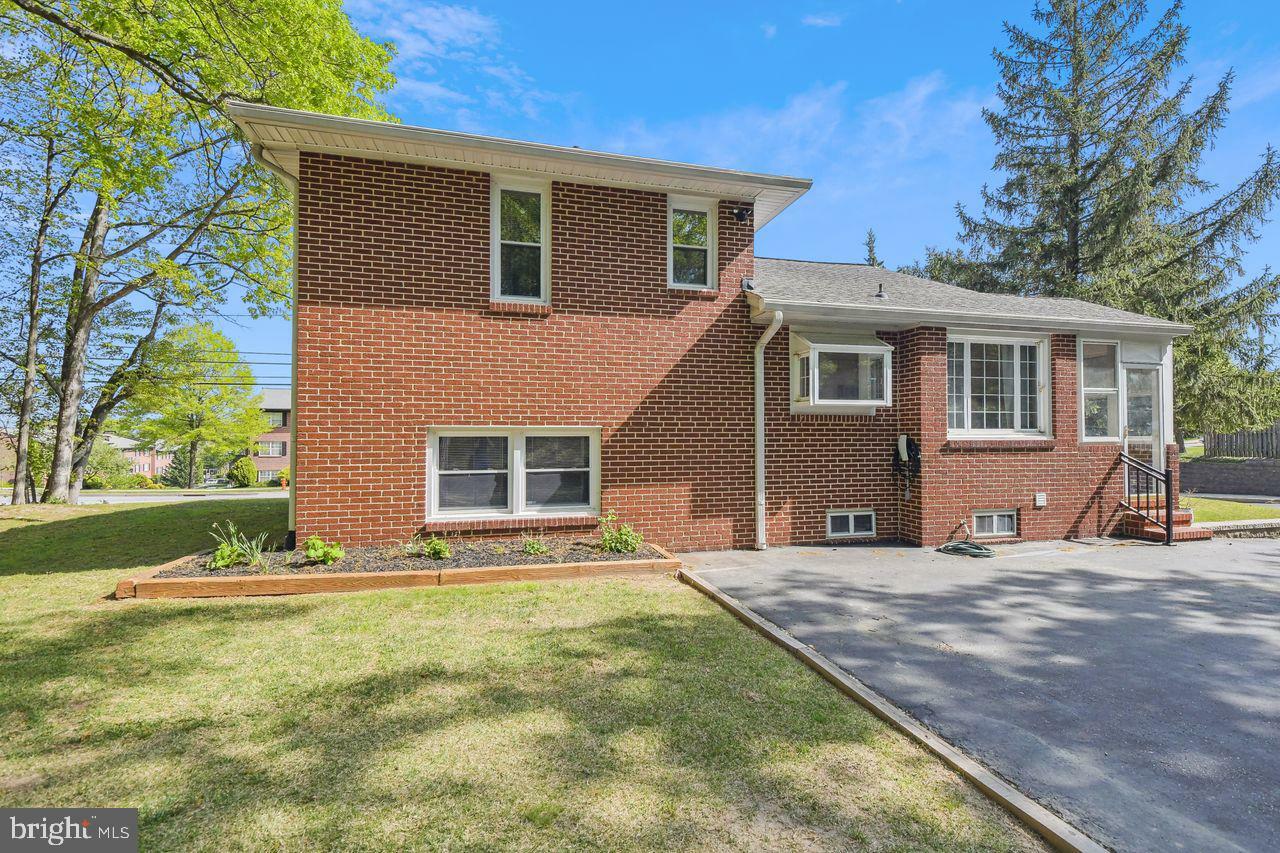 Property Photo: 3912 E Joppa Road MD 21236