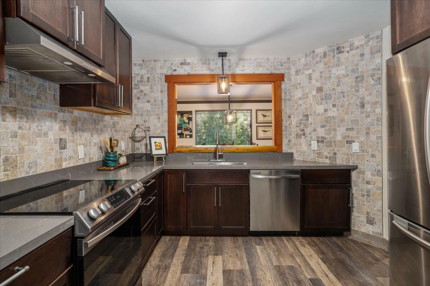 Property Photo: 1144 Fairway Court CA 95247