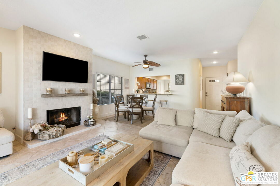 237 E Vista Royale Cir  Palm Desert CA 92211 photo