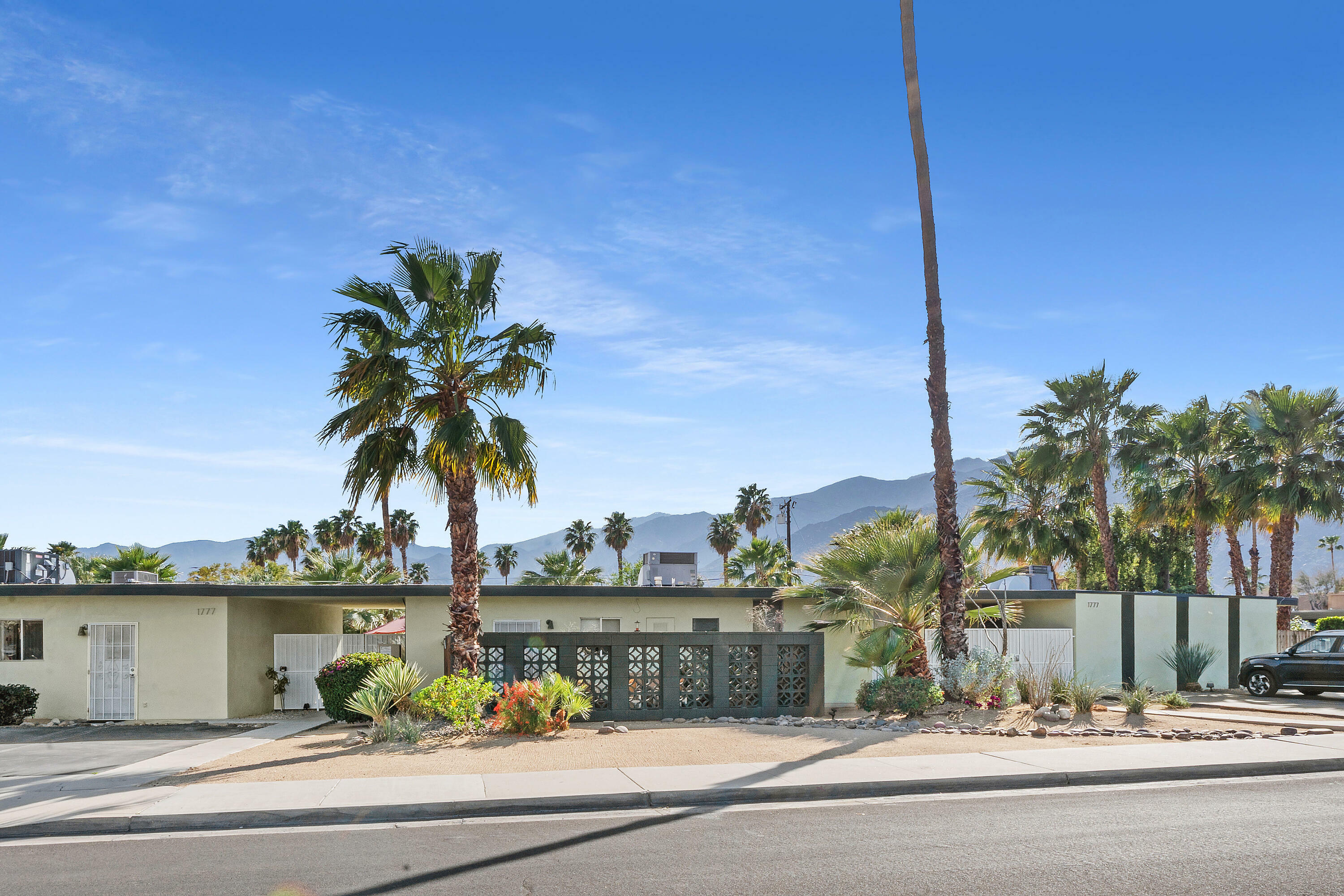 Property Photo: 1777 E Arenas Road CA 92262