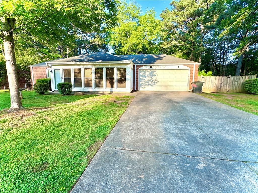 Property Photo: 4754 Winthrop Drive GA 30337