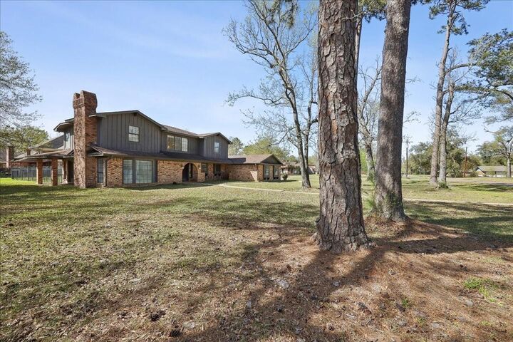 Property Photo:  1625 Lindenwood Drive  TX 77630 
