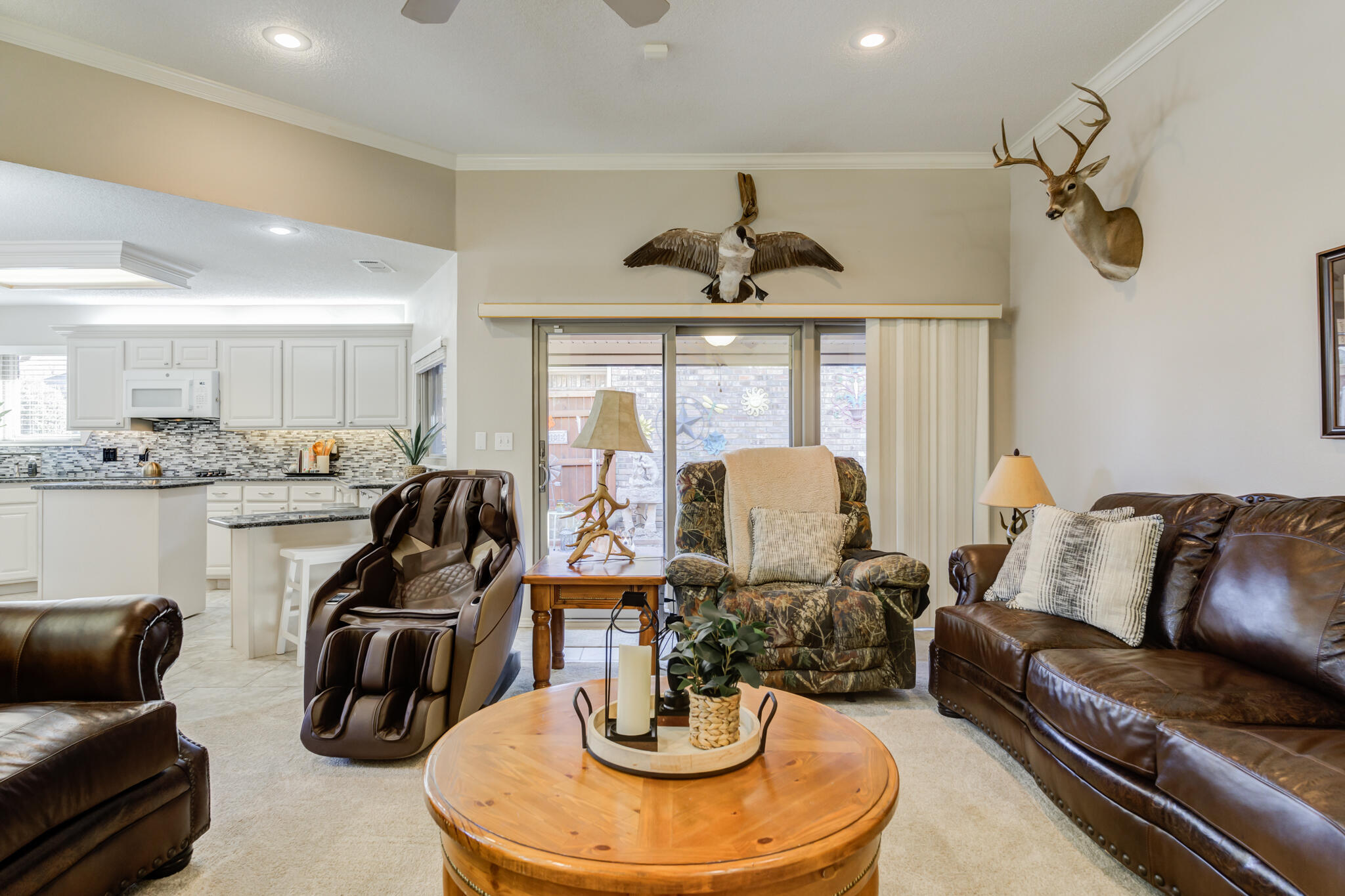 Property Photo: 6910 Freeport Avenue TX 79424