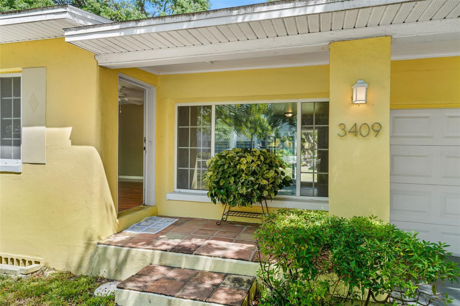 Property Photo: 3409 W El Prado Boulevard FL 33629