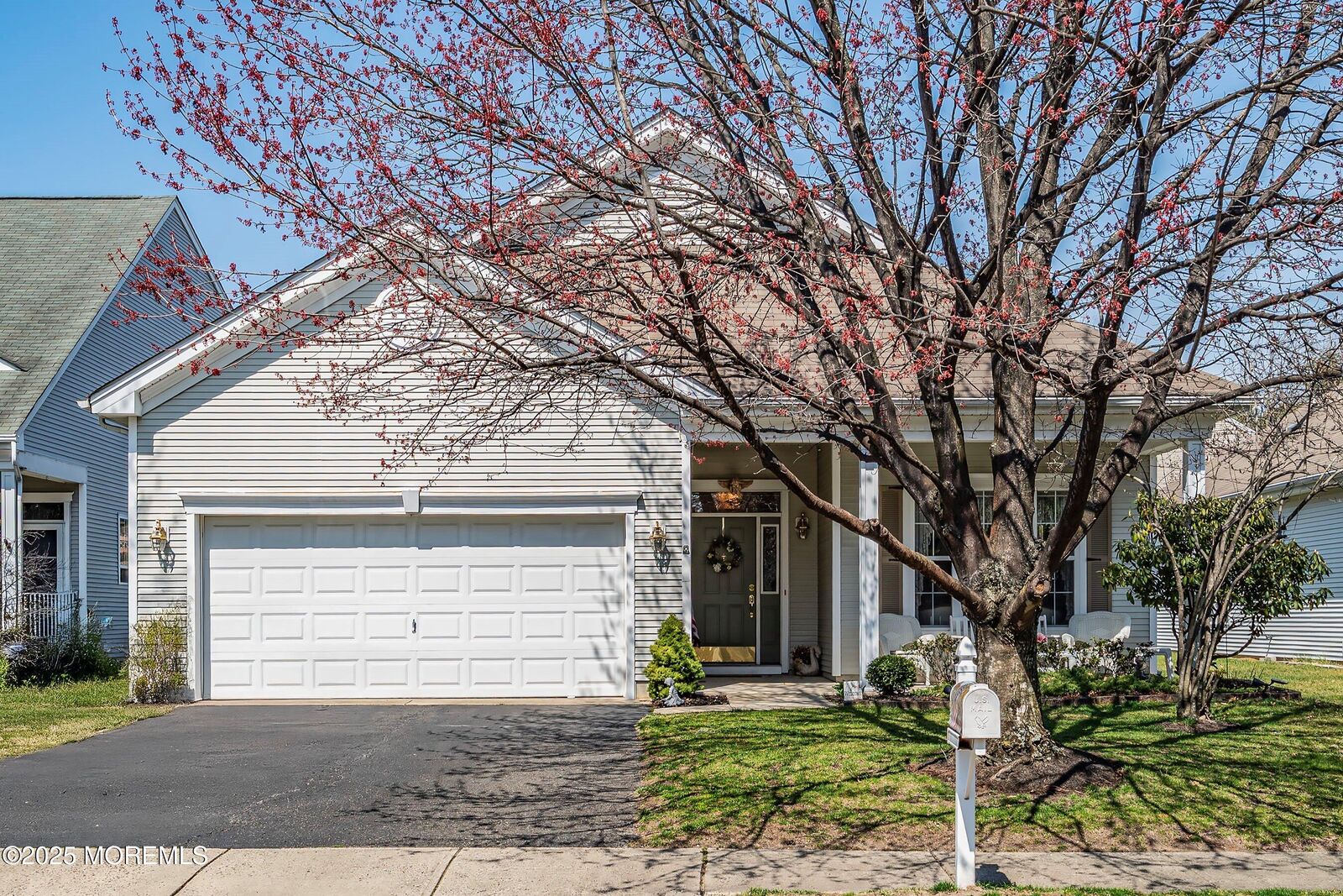 Property Photo:  10 Goldenedge Way  NJ 08701 