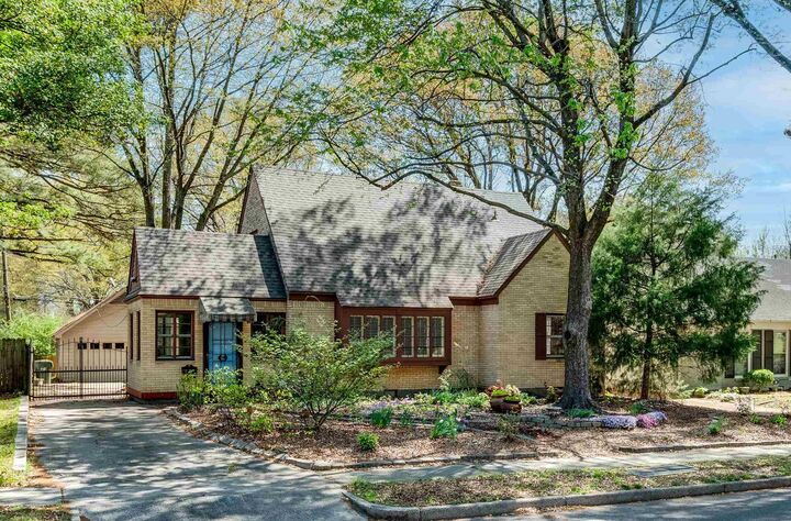 30 S Alicia Dr  Memphis TN 38112 photo